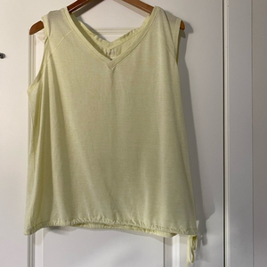 Athletic Columbia yellow horizontal stripe v neck short‎ sleeve shirt size XL